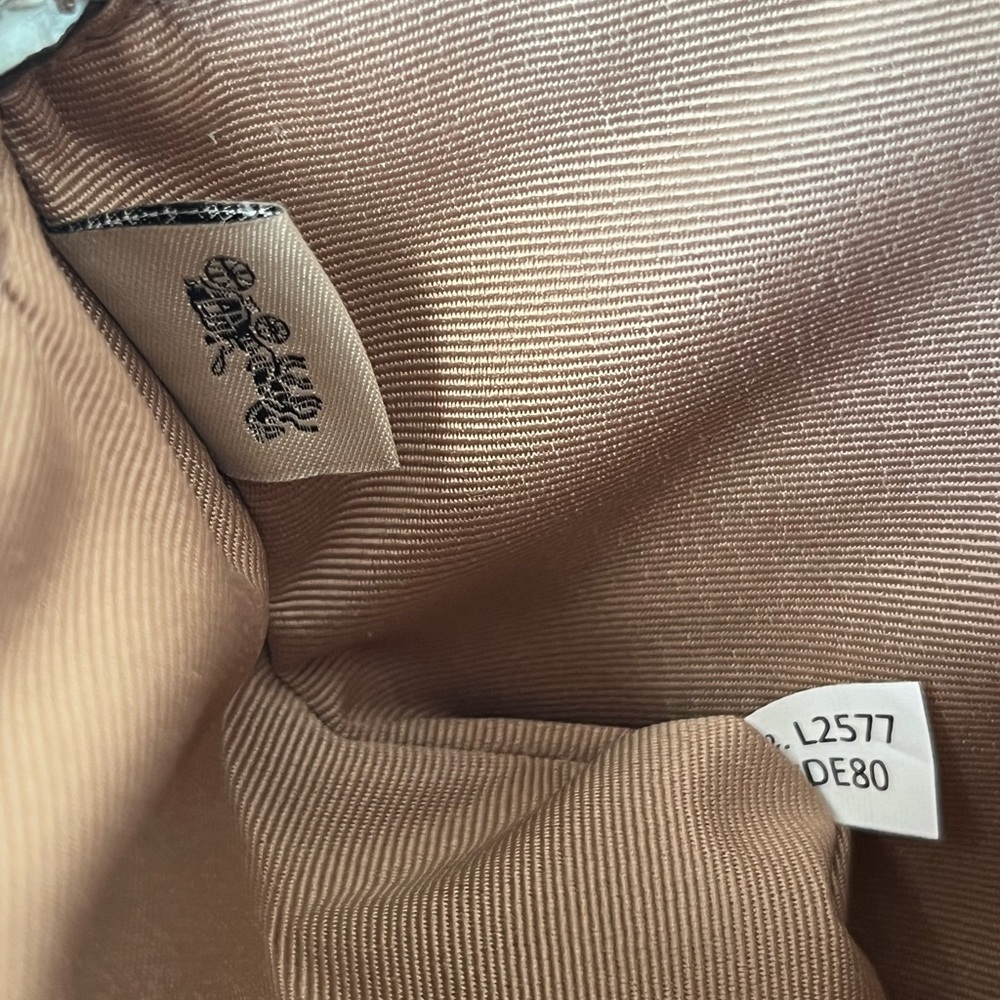 Coach Large Corner Zip Wristlet With Newspaper Print🎈🎈 - Picture 6 of 6